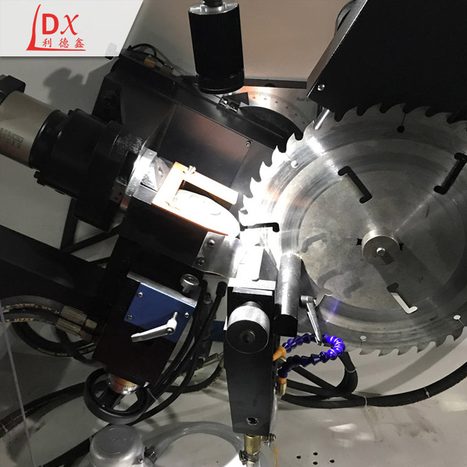 LDX-020(A)全自動擺角前后角磨齒機細節圖2.jpg